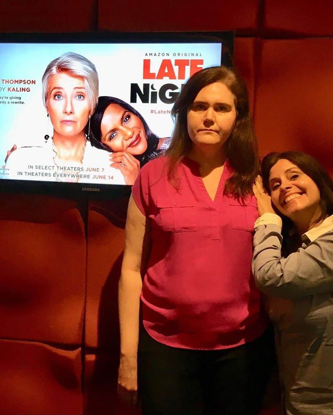 ミンディ・カリングさんのインスタグラム写真 - (ミンディ・カリングInstagram)「Smiling, crying, loling, beaming in response to all your photos and tweets about @latenightmovie. Idk what to do other than say thank you and reply back with lots of emojis. SO thank you!! ❤️✨🎉🍿💗🌟🙆🏾‍♀️🤩😘 #LateNightMovie」6月18日 9時07分 - mindykaling