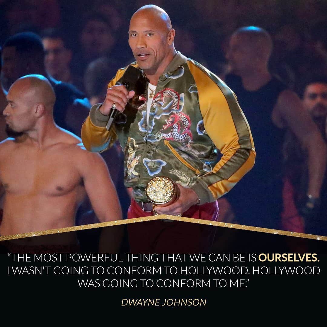 E! Onlineさんのインスタグラム写真 - (E! OnlineInstagram)「This is exactly why Dwayne Johnson is our rock. Link in bio for his full acceptance speech for the Generation Award. #MTVAwards (📷: Shutterstock)」6月18日 10時42分 - enews
