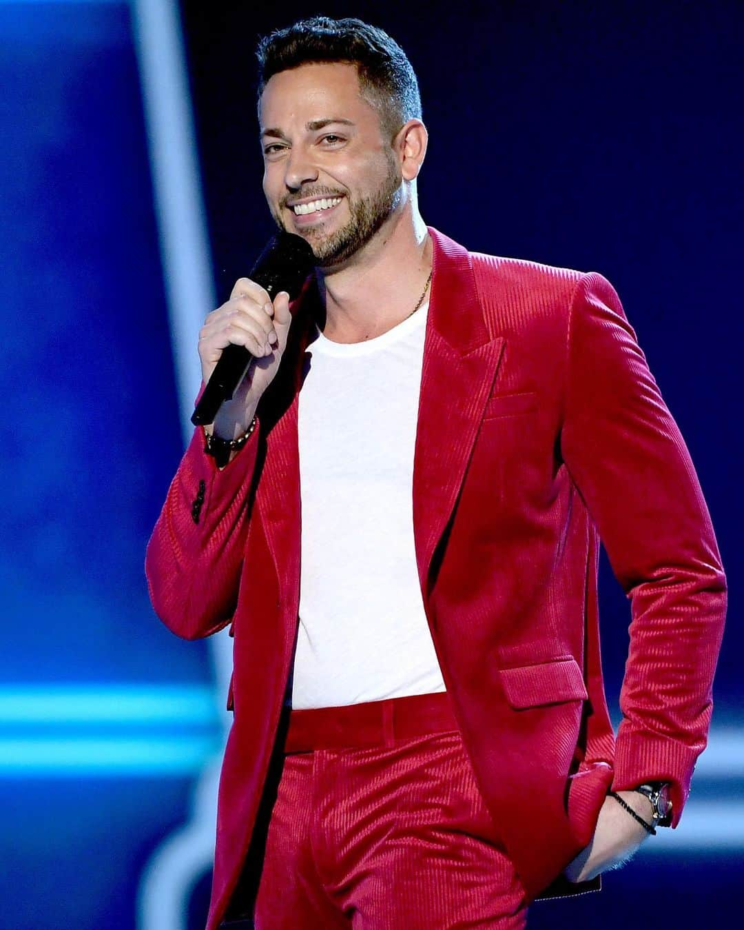 Just Jaredさんのインスタグラム写真 - (Just JaredInstagram)「@zacharylevi kicks of the @mtv Movie & TV Awards with an inspirational message for all the “drama nerds!” #ZacharyLevi #MTVAwards #MTVAwards2019 Photo: Getty」6月18日 11時05分 - justjared