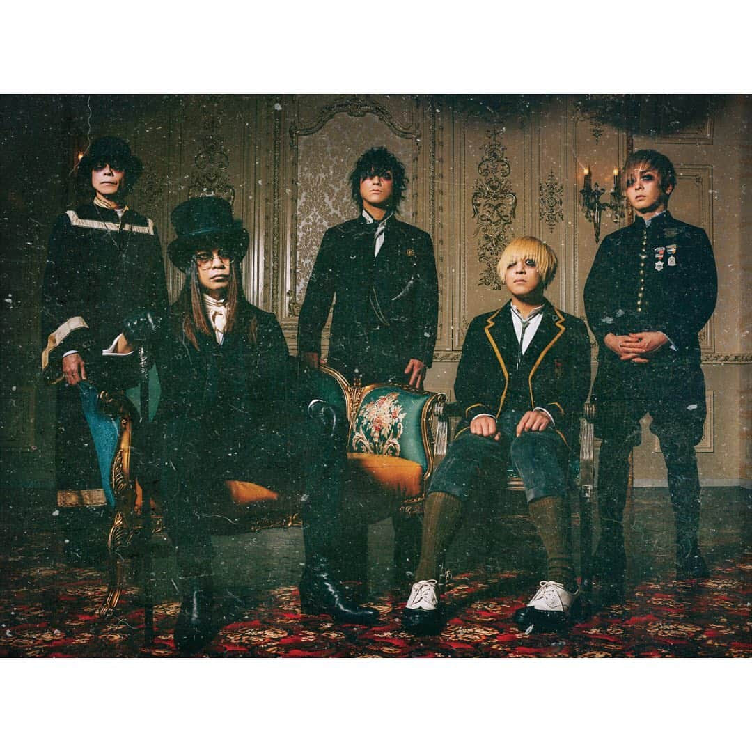 天王寺ミオさんのインスタグラム写真 - (天王寺ミオInstagram)「. 本日(6/18)より、MUCC『壊れたピアノとリビングデッド』発売記念POP UP SHOPを開催中！ . 人気ビジュアル系ロックバンド「MUCC」の過去グッズ、最新グッズ、FC会報のバックナンバー(朱ゥノ吐VIP会員限定)等の販売を行います。 . また、6/22(土)には『壊れたピアノとリビングデッド』FC限定盤購入者の為の肉筆署名入特典お渡し会を開催いたします。 . ▼「MUCC」公式ホームページ https://55-69.com/ . ーーーーーーーーーーーーーーーーーーーーーーーーーー 【期間】 6月18日(火)〜6月23日(日） 11:00～21:00　※最終日は20:00まで - 【場所】 本館9F ミオギャラリー - 【主催】 新星堂(本館8F) ーーーーーーーーーーーーーーーーーーーーーーーーーー #天王寺ミオ #tennojimio #天王寺mio #텐노지미오 #関西 #간사이 #osaka #오사카 #大阪 #tennoji #텐노지 #天王寺 #あべの #abeno #关西 #商场#イベント#event#MUCC#ムック#69#ビジュアル系#V系#ロックバンド#朱ゥノ吐#グッズ販売#グッズ#POPUPSHOP#壊れたピアノとリビングデッド#発売記念」6月18日 11時17分 - tennojimio_official