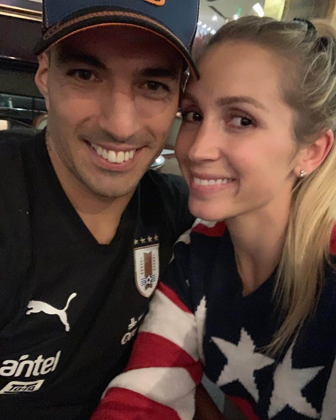 ソフィア・バルビのインスタグラム：「🖤🖤」