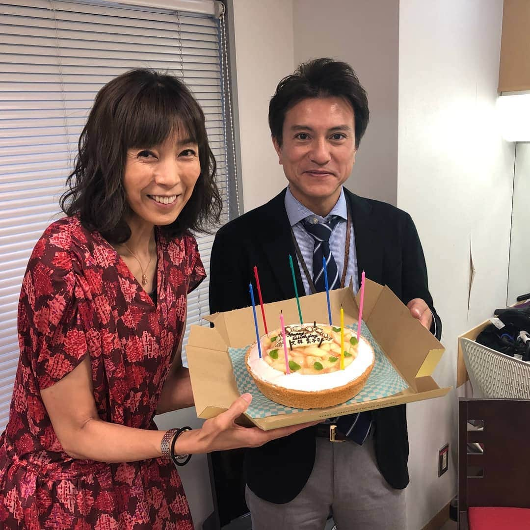 大林素子さんのインスタグラム写真 - (大林素子Instagram)「ＴＢＳにて、ネーションズリーグ 解説前にはお誕生日♥️ 毎年ありがとうございます👑」6月18日 17時03分 - m.oobayashi