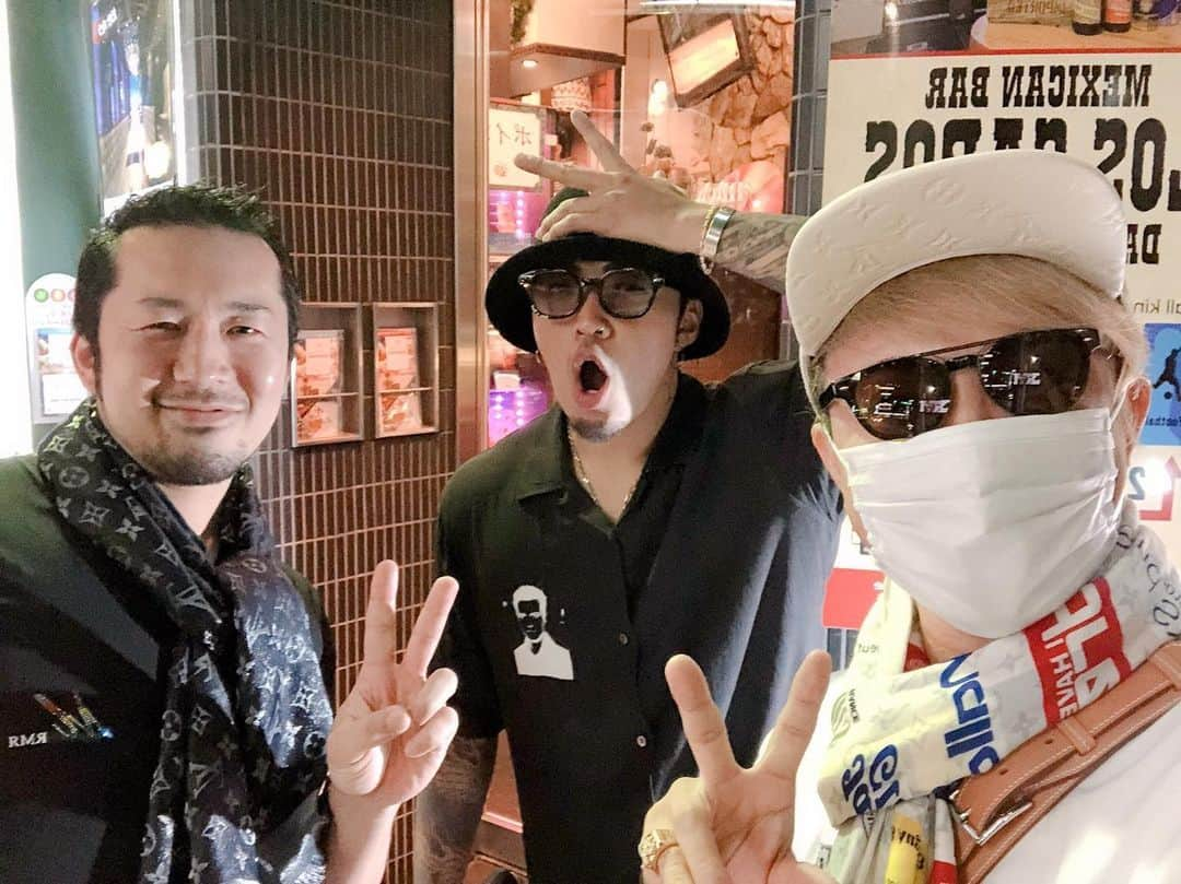 上原誠さんのインスタグラム写真 - (上原誠Instagram)「焼肉会🍖  ３人でいると落ち着く☺️ みんな お肉食べるスピード早すぎw  #ラファエル さん #ジェネレーションズ #数原龍友 さん #上原誠 #ラファさん冷麺食べるタイミングおかしい #数原さんがツッコンでた笑 #数原さんお肉焼くの上手すぎるスペシャリスト #絶妙な焼き加減 #そしてこだわり #〆のもやしナムル２人前w」6月18日 11時43分 - m.uehara