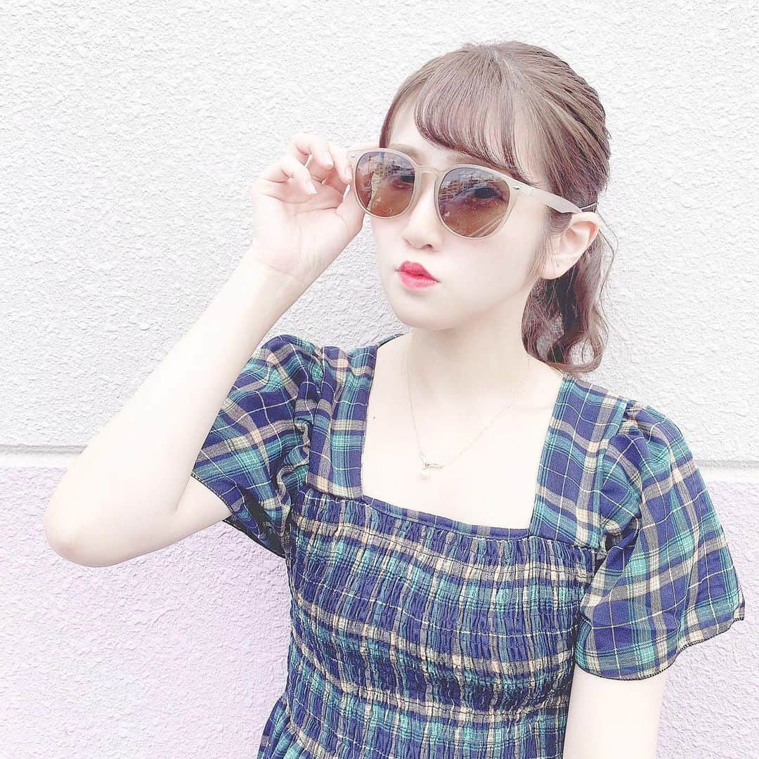 五十嵐茉優さんのインスタグラム写真 - (五十嵐茉優Instagram)「ㅤ ㅤ sunglasses🕶⛱ ㅤ こういうガーリーな感じの サングラス欲しかったんだ〜♡ 今年オーダーした水着にも合いそう だし色々使えそう😎！ ㅤ present by @tres.jewelry  coupon code 【300GA】 ㅤ #tresjewerly #sunglasses #サングラス #夏コーデ #2019ss #プチプラ #かわ育 #fasmees #petrel_jp #ray公認インフルエンサー #larmedolls」6月18日 11時52分 - mau08us