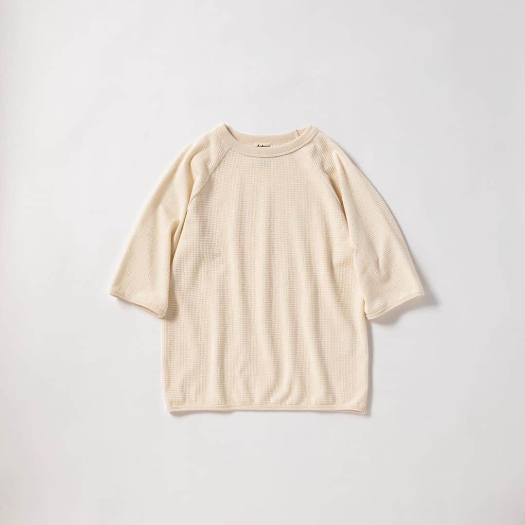 Jackmanさんのインスタグラム写真 - (JackmanInstagram)「「DETAILS」﻿﻿﻿ ﻿﻿﻿ •uneven knitting fabric called popcorn﻿ •rib binder on the neck,hem,cuff •relax fit for high summer ﻿﻿﻿﻿ •raglan sleeve ﻿ ﻿ •••﻿﻿ Jackman ﻿﻿ Business hours: 11am-7pm﻿﻿﻿﻿﻿ Day off: Monday and Tuesday ﻿﻿ Address: 2-20-5 Ebisu-minami, Shibuya-ku, Tokyo﻿﻿﻿﻿﻿ Phone: 03-5773-5916﻿﻿﻿﻿﻿ •••﻿﻿ #jackman_official #factorybrand #madeinjapan #madeinfukui #sweattshirt #popcornknit #jm5811」6月18日 11時56分 - jackman_official