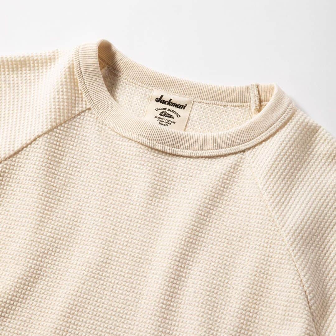 Jackmanさんのインスタグラム写真 - (JackmanInstagram)「「DETAILS」﻿﻿﻿ ﻿﻿﻿ •uneven knitting fabric called popcorn﻿ •rib binder on the neck,hem,cuff •relax fit for high summer ﻿﻿﻿﻿ •raglan sleeve ﻿ ﻿ •••﻿﻿ Jackman ﻿﻿ Business hours: 11am-7pm﻿﻿﻿﻿﻿ Day off: Monday and Tuesday ﻿﻿ Address: 2-20-5 Ebisu-minami, Shibuya-ku, Tokyo﻿﻿﻿﻿﻿ Phone: 03-5773-5916﻿﻿﻿﻿﻿ •••﻿﻿ #jackman_official #factorybrand #madeinjapan #madeinfukui #sweattshirt #popcornknit #jm5811」6月18日 11時56分 - jackman_official