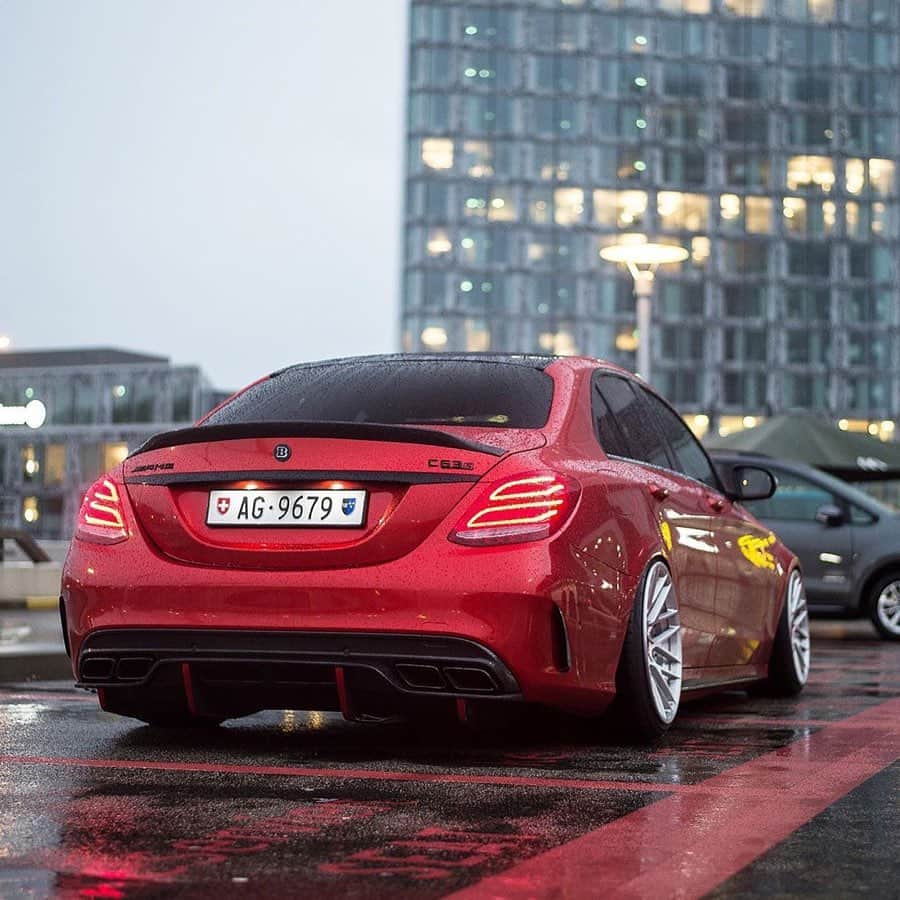 CARLiFESTYLEさんのインスタグラム写真 - (CARLiFESTYLEInstagram)「Slammed Cherry Red C63 s. 👍🏼or👎🏼? Photo by @srs_swissrichstreets #carlifestyle @bujzek」6月18日 12時11分 - carlifestyle