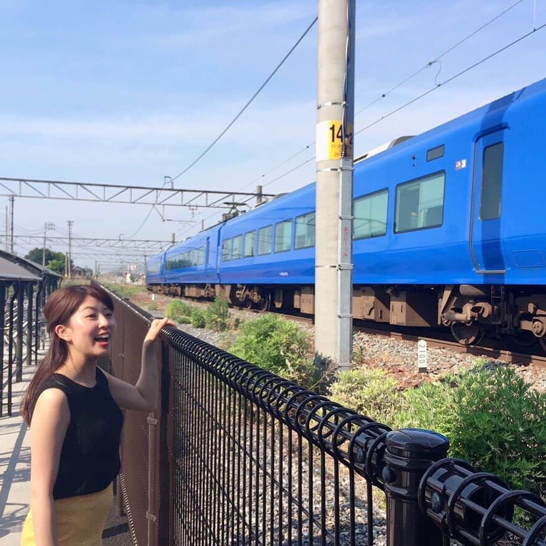 三石佳那さんのインスタグラム写真 - (三石佳那Instagram)「羽越本線すごろくの旅は﻿ ﻿ 3駅目の中条駅！ ﻿ 駅舎は新しくなったばかりで﻿ 外壁にはチューリップの模様が描かれていてかわいいです。 ﻿ 今回は、西口から5分ほどの﻿ 牧野建具店さんへ！﻿ ﻿ ﻿ ﻿口癖が癖になるとってもステキなお父さんたちと出会いました。  文章では伝えきれない 音で味わってほしい！！﻿ ﻿ radikoのタイムフリー機能で﻿ 近藤丈靖の独占ごきげんアワー﻿ 17日10時40分頃から﻿ 聴くことができますよ。﻿ ﻿ 〜〜〜﻿ 詳細は﻿ 『鉄道ワンダフルクイズ』で検索！﻿ これまで﻿ 新潟県内様々な路線を旅してます。﻿ 〜〜〜﻿ ﻿ ﻿﻿﻿ #新潟#niigata#中条駅#胎内市#niigatastation #鉄道#JR#JR東日本#鉄道ワンダフルクイズ#鉄道好き#鉄道好きと繋がりたい#羽越本線すごろく#羽越本線#山形#女子鉄##BSNラジオ#アナウンサー﻿﻿#新潟放送#三石佳那﻿」6月18日 12時16分 - mitsuishi_kana_bsn