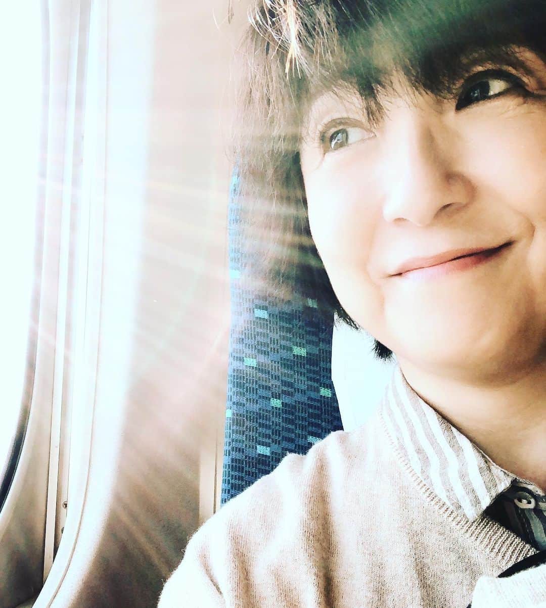 藤田朋子さんのインスタグラム写真 - (藤田朋子Instagram)「#大阪に行ってきました #日帰り で #新歌舞伎座 #観劇 #勢い  #私のよくあるやつ #思い立ったら実行 #藤田朋子 #楽しかった #いくじなし #tomokofujita #bullettrains #shinkansen #shinkabukiza」6月18日 12時42分 - chiendormant
