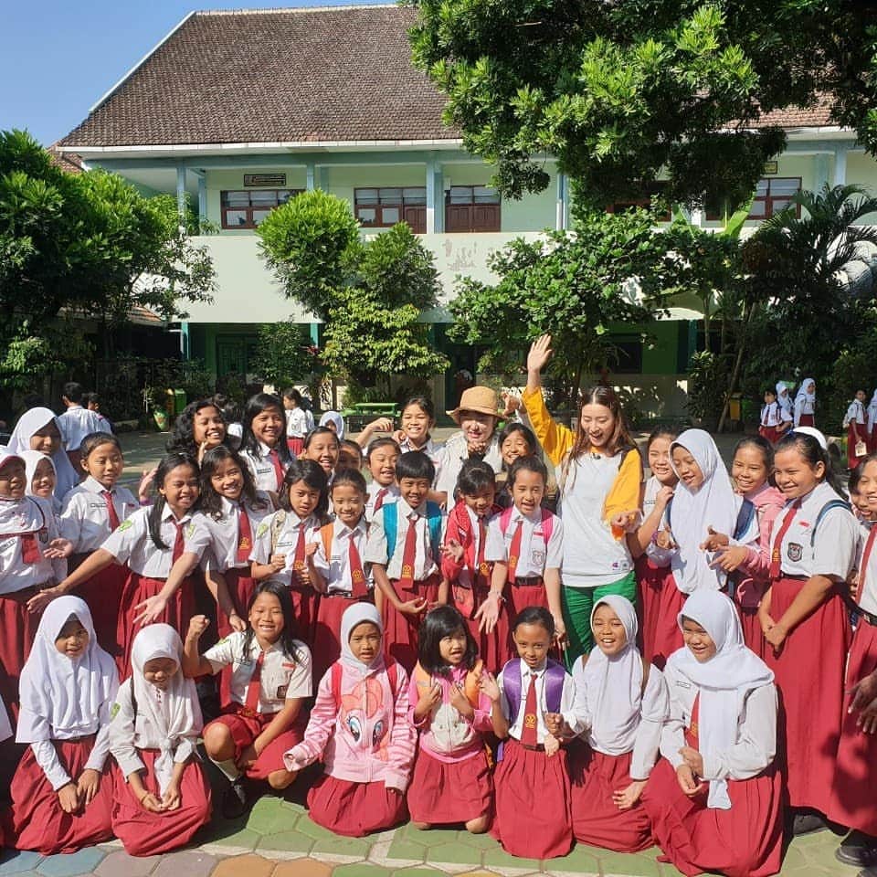 キム・ヒョンスクさんのインスタグラム写真 - (キム・ヒョンスクInstagram)「#인도네시아 #말랑#초등학교」6月18日 12時47分 - terrorgirl12