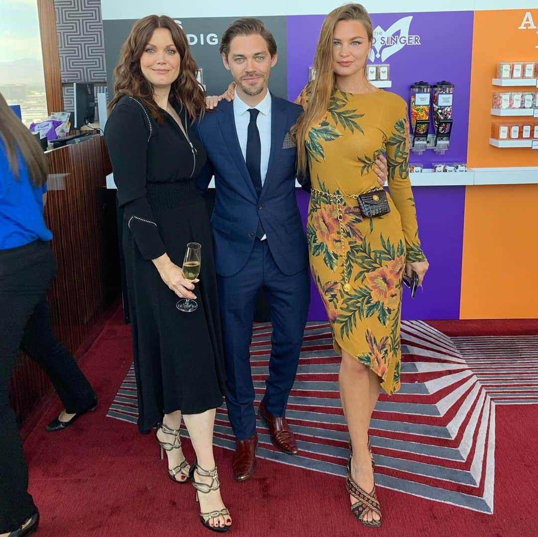 ベラミー・ヤングさんのインスタグラム写真 - (ベラミー・ヤングInstagram)「What a day in #Vegas celebrating @prodigalsonfox with our #FOX affiliates from around the country! I love you @thetpayne & @loudphillips - I'm so happy to be starting this adventure with you two beasties & our whole amazing #ProdigalSon family. Join us September 23rd, y'all! Much love til then! #AuraReadings #PrivateJet #SillyCandy #WhatHappensInVegas 🤓📺🎬🔥🥂❤️🎉」6月18日 13時07分 - bellamyyoung