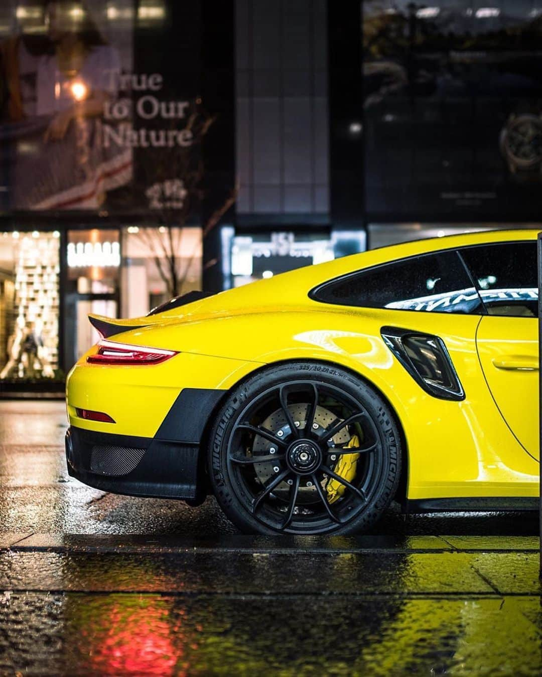 CARLiFESTYLEさんのインスタグラム写真 - (CARLiFESTYLEInstagram)「Wing Delete GT2 RS. For the top speed runs! Photo by @zachbrehl #carlifestyle 🐝🐝🐝」6月18日 13時01分 - carlifestyle