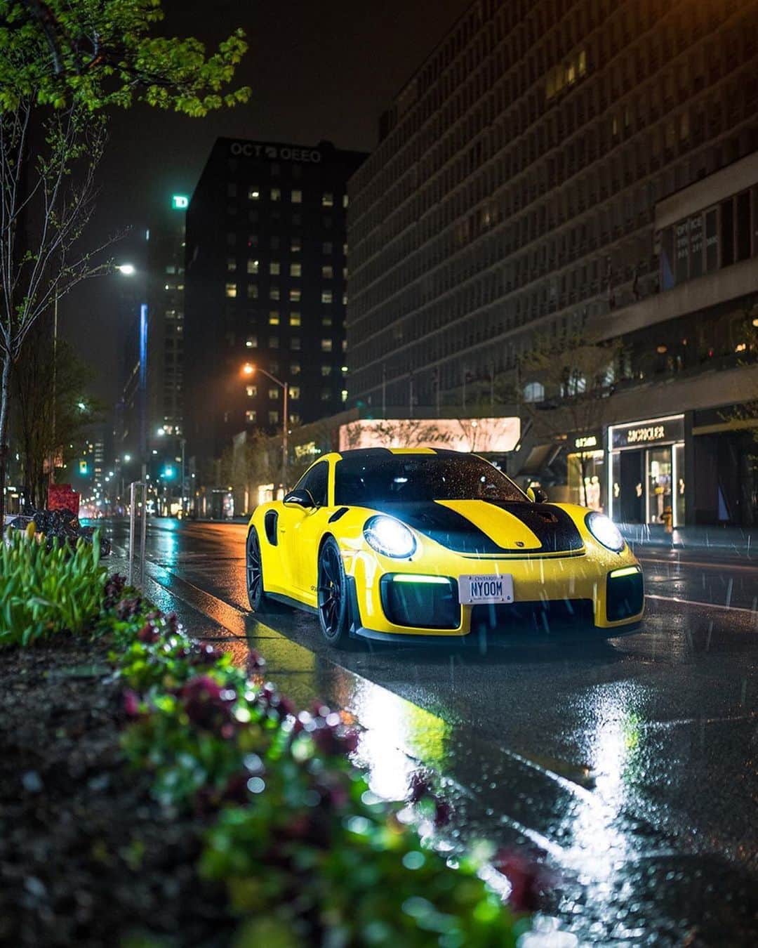 CARLiFESTYLEさんのインスタグラム写真 - (CARLiFESTYLEInstagram)「Wing Delete GT2 RS. For the top speed runs! Photo by @zachbrehl #carlifestyle 🐝🐝🐝」6月18日 13時01分 - carlifestyle