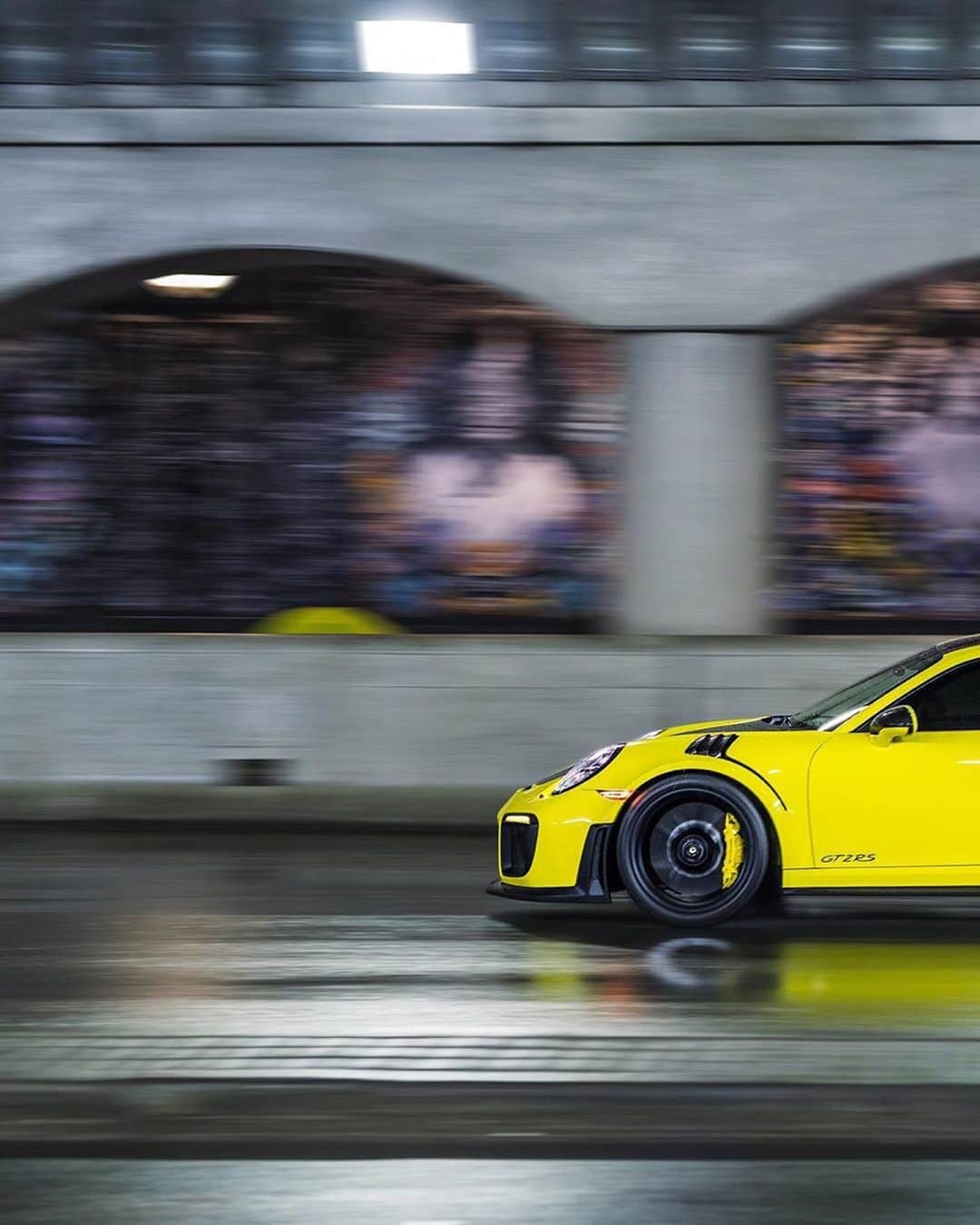 CARLiFESTYLEさんのインスタグラム写真 - (CARLiFESTYLEInstagram)「Wing Delete GT2 RS. For the top speed runs! Photo by @zachbrehl #carlifestyle 🐝🐝🐝」6月18日 13時01分 - carlifestyle