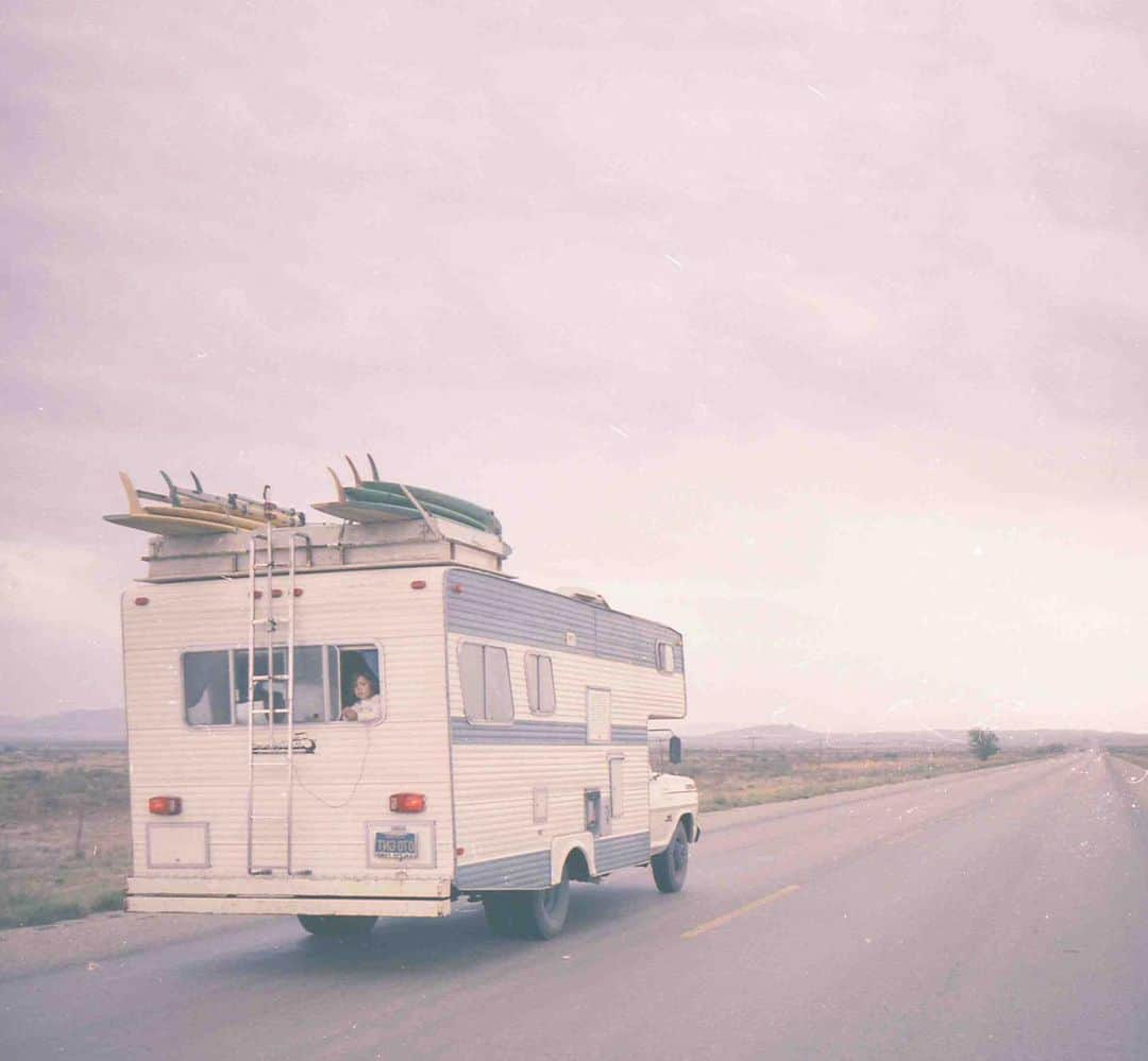 surflineさんのインスタグラム写真 - (surflineInstagram)「Doc Paskowitz was a legend. He brought surfing to Israel, raised nine nomadic kids in a campervan, and surfed nearly until the day he died at 93. For the full (premium) story of his life, head to the link in our bio.」6月18日 13時06分 - surfline