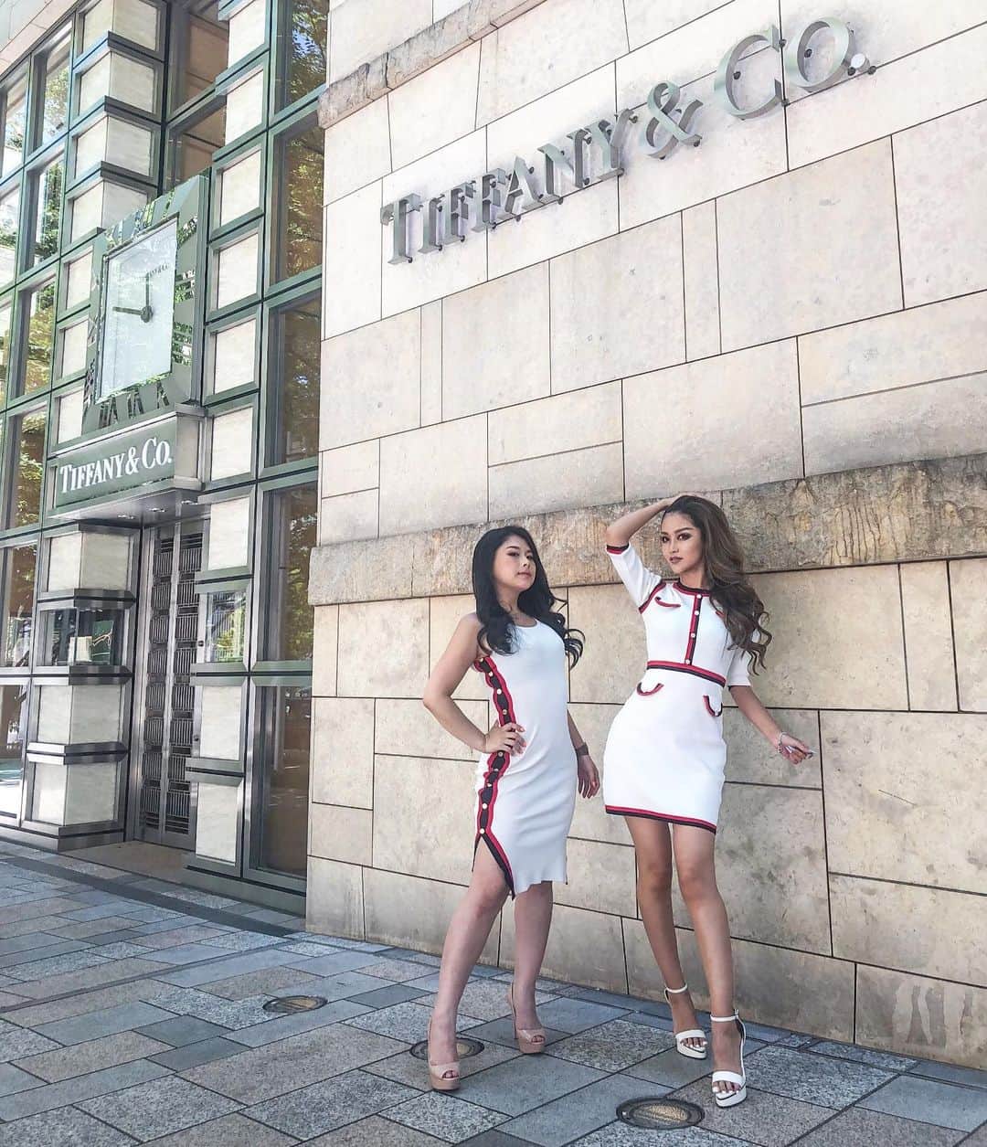 のインスタグラム：「#longhair#twins#bff#whitecode#allwhite#ootd#blogger#bloggerstyle#bloggerlife#dazzystore#resexxy#sis#sporty#オトナ女子#おそろいコーデ」