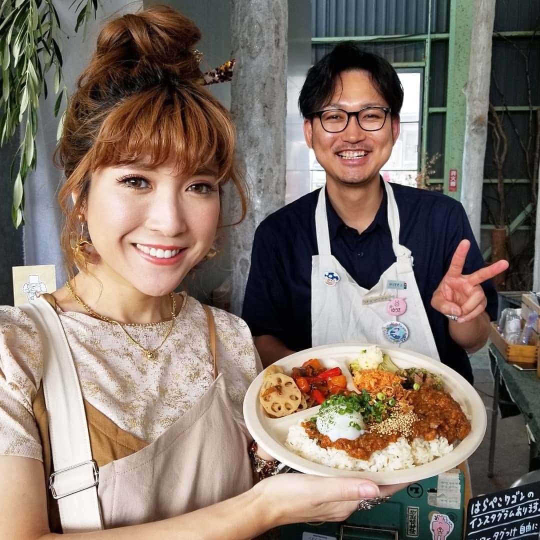 石関友梨のインスタグラム：「「はらぺこワゴン」さんからゆりもりスペシャルカレープレートをいただきました♡超絶美味しすぎてヤバ！すぐ売り切れちゃうのも納得！ #熊谷 #findmarket #はらぺこワゴン #キーマカレー #手作り #うま #あちこちのイベントで出没してます #お隣のお店でキッシュタルト #これまた美味し」
