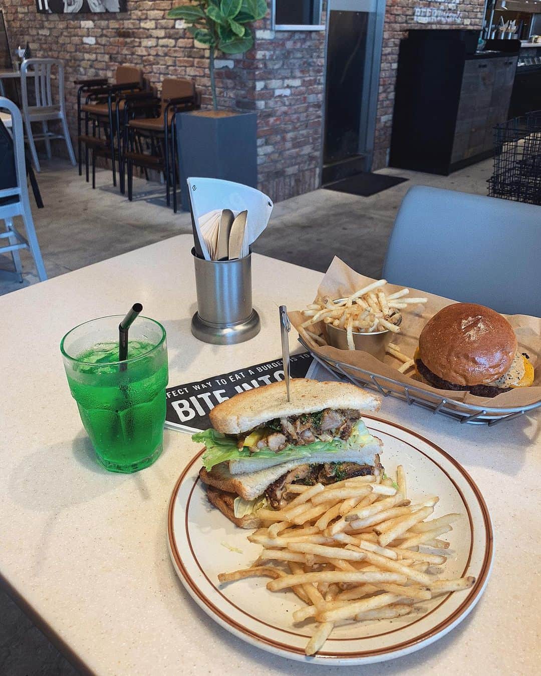 草野春香のグルメインスタ