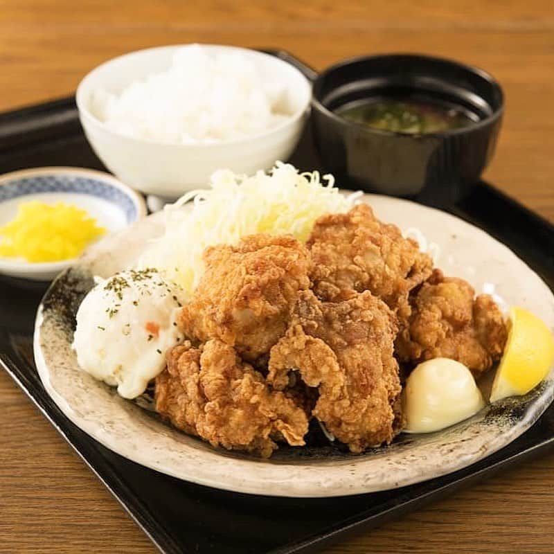 【屋台屋 博多劇場】鉄鍋餃子 もつ鍋 串焼き おでんのグルメインスタ