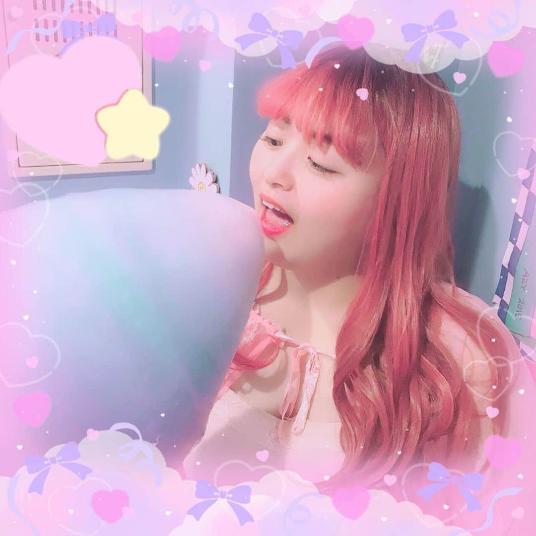 森崎アリスさんのインスタグラム写真 - (森崎アリスInstagram)「いつかの綿あめ🍬🍭🍬🍭💖💖💖 . . ファミリーカラーの ピンク・ブルー・パープルで作ってくれたよ♥️ . . . 原宿は年がら年中カワイイで溢れてる🦄🦄🦄💖💖💖 . #kawaii #pink #love #cute #yumekawaii #ゆめかわいい #family #ピンク #ピンク好きな人と繋がりたい #原宿 #harajuku #ユニコーン  #sweetxo #unicorn #icecream #竹下通り #takeshita #followers  #購入品 #原宿系女子 #庭 #sweet #japan #instagood #ジュース もあるよ🦄  #かわいい  #インスタ映え #moriari」6月18日 13時27分 - morisaki_alice