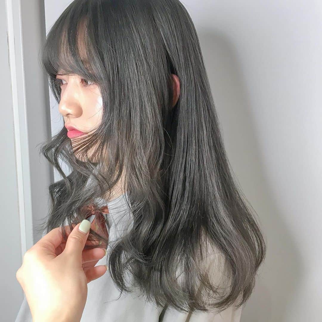 原涼香のインスタグラム：「ㅤㅤㅤㅤㅤㅤㅤㅤㅤㅤㅤㅤㅤ Ice blue gray 🥣🥣 2〜3回ブリーチベースです🌼 いつもありがとうございます~❤︎ ㅤㅤㅤㅤㅤㅤㅤㅤㅤㅤㅤㅤㅤ」