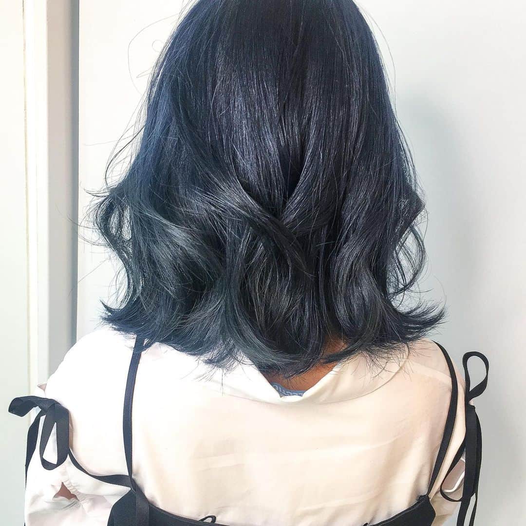 原涼香のインスタグラム：「ㅤㅤㅤㅤㅤㅤㅤㅤㅤㅤㅤㅤㅤ Navy blue 🇰🇷💙💙 こちらもブリーチベースです~ お肌がかなり白くみえます🤦🏻‍♀️ ㅤㅤㅤㅤㅤㅤㅤㅤㅤㅤㅤㅤㅤ」