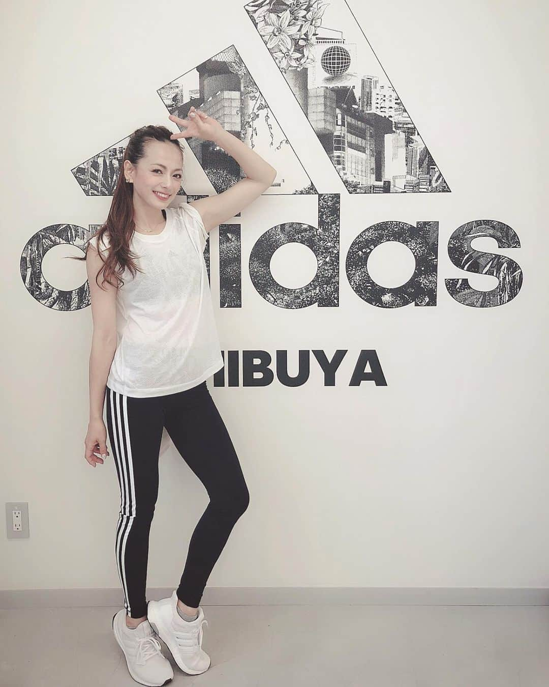 YUUKIさんのインスタグラム写真 - (YUUKIInstagram)「#ootd ブレイクレティクスの日☆ 今日のウエアはadidasでした  さて(^^)‼︎ 午後は仕事へ行きますぞ 今日は1日が長いなぁ〜笑  #addidas #breakletics #workout @adidastokyo @breakletics @breakletics_japan #109girlssportslab #streetfashion #instagood #instafit #sportswear #sneakers #workout #ブレイクレティクス #ワークアウト #フィットネス #イベント#アシスタント日記 #仕事 #午前休 #可愛い女の子たち #109girlssportslab」6月18日 13時54分 - yuuki_._official