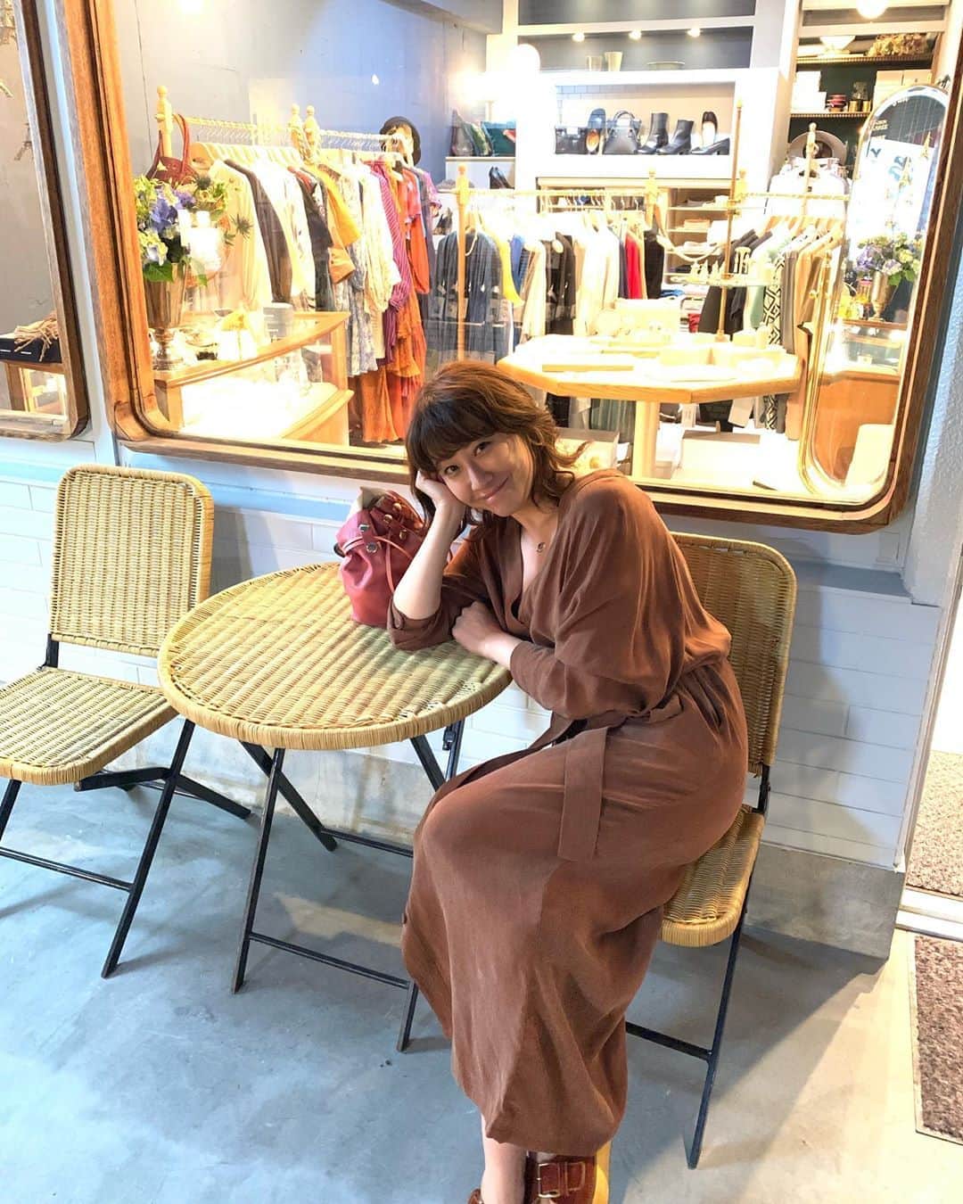風間ゆみえのインスタグラム：「週末に開くパリ。 なんて言っちゃって、Weekend shop 『palejute』にて先週盛り上がった @mihoko_sakai さんのハンドメイドのアクセサリーPOP UPにて！ #yumie_k_style」