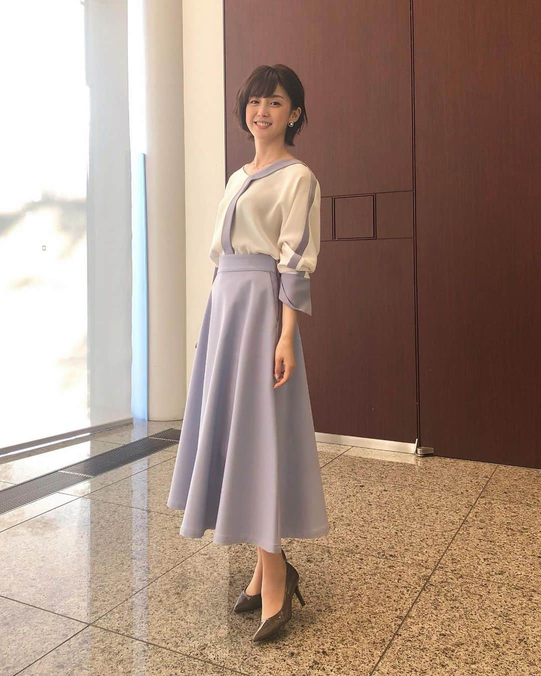 宮司愛海さんのインスタグラム写真 - (宮司愛海Instagram)「今夜8時からは#潜在能力テスト ✨ 女性アナウンサーチームと女性芸人チームの対決です！ これまでも何度か出場のある女性アナウンサーチーム...名だたる先輩方ばかりで個人的にはいつもとは違う緊張感があります...笑（私が勝手に感じているだけです😰） 前回から初登場の「潜在かるた」もお楽しみに！ . ゲストはこちらの方々✨ いとうあさこさん 亀井京子さん 草野満代さん 沙羅さん 高橋真麻さん 竹内香苗さん 椿鬼奴さん バービー（フォーリンラブ）さん 花崎阿弓さん 久本雅美さん 松本圭世さん 丸山桂里奈さん 山﨑ケイ（相席スタート）さん 吉田明世さん . #衣装 柔らかいパープルの、ゆったりしたセットアップ✨バイカラーのトップスが好きです〜😌」6月18日 13時58分 - manami_miyaji