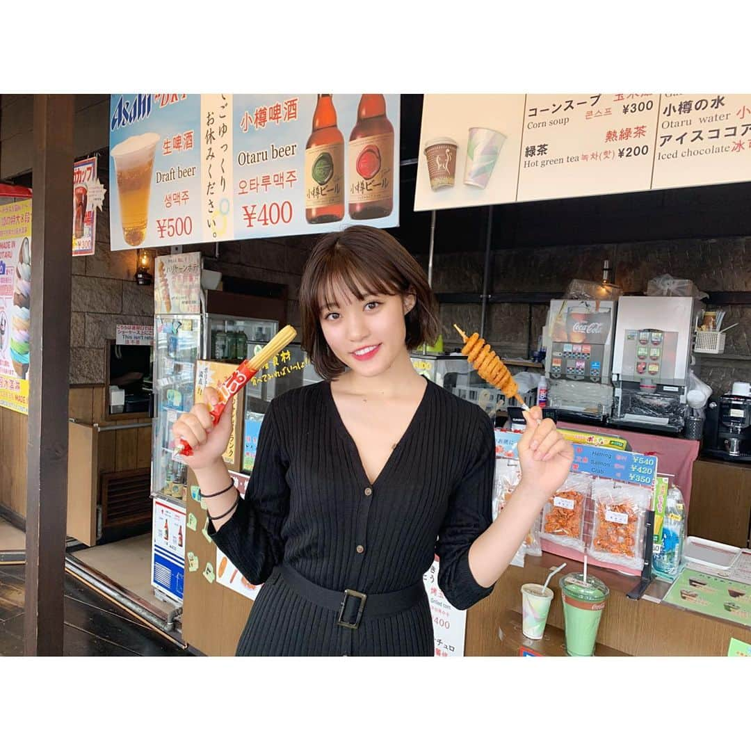 王林さんのインスタグラム写真 - (王林Instagram)「❤︎ 札幌はおいしいご飯もいっぱい食べられて久々にメンバーとマネージャーさんとリフレッシュの時間もありました🤤🤤💗 札幌いい街だな〜なに食べてもなまらおいしい🤩  #札幌 #sapporo  #小樽 #札幌ラーメン #雪印パーラー #ぬれおかき #海鮮丼 #ポテチュロ」6月18日 14時09分 - ourin_ringoooo