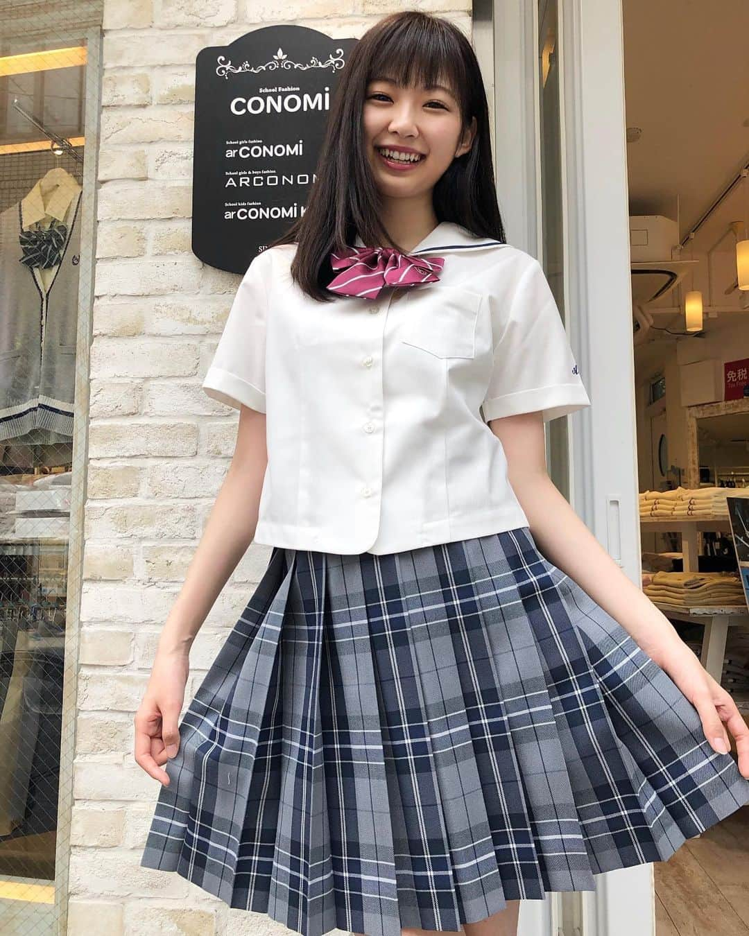 制服専門店CONOMiさんのインスタグラム写真 - (制服専門店CONOMiInstagram)「大人気のセーラーブラウス😆🎶 ﻿﻿﻿ ﻿ ﻿ model→(@yabusaya0928 )﻿﻿ 身長→170cm﻿﻿﻿﻿ ⭐️着用サイズ﻿﻿﻿﻿ セーラーブラウス→M ﻿﻿﻿ ﻿﻿﻿ セーラーブラウス→¥7900 リボン→¥1800﻿﻿﻿﻿ スカート¥9800﻿﻿﻿﻿ ハイソックス→¥1000﻿﻿﻿﻿ ローファー→¥9800﻿﻿﻿﻿ ⚠️全て税抜きの金額です✨✨﻿﻿﻿﻿ ﻿﻿﻿ ﻿﻿﻿ #制服#お洒落#写真#photo#カメラ#fashion#code#スカート#skirt#ローファー#可愛い#asiangirls#高校生#jk#jc#中学生#学校#セーラー服#アイドル#モデル#ドラマ#映画#japanesegirl#被写体#교복#아이돌#모델#撮影#ポートレート」6月18日 14時06分 - conomi_official