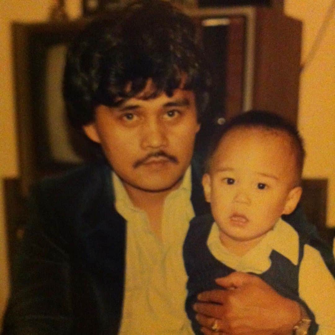 ショーン・エバリストのインスタグラム：「Before it gets any later than it already is, Happy Father’s Day to my Pops✨Thanks for reminding me to never stop dreaming. Also if you can find that shirt in the second photo please let me have it! Haha or Any chance you have a box of your clothes from the 70’s/80’s laying around, I’ll take it!」