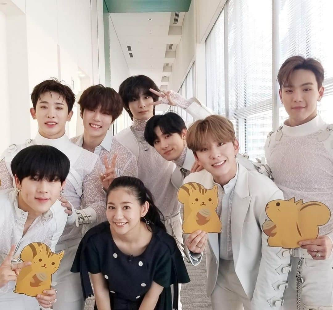 関根麻里さんのインスタグラム写真 - (関根麻里Instagram)「Thank you @official_monsta_x for the amazing first live performance on a Japanese TV show! 日本のテレビ初！生出演&生歌パフォーマンスカッコよかったです！✨ #クレオパトラゲーム も盛り上がりましたね！ #ショヌさんセンブリ茶でハッピーバースデー乾杯！ #スッキリ  #WEニュース #MONSTAX #モンスタエックス #Alligator 🎵 #関根麻里 #MariSekine @middla_official」6月18日 14時30分 - marisekine