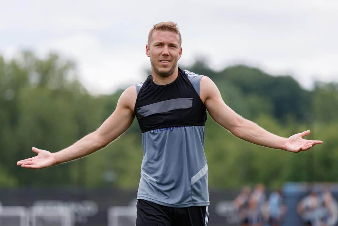 ニューヨーク・シティFCさんのインスタグラム写真 - (ニューヨーク・シティFCInstagram)「🤷‍♂️ @antontinnerholm #nycfc」6月19日 2時11分 - nycfc