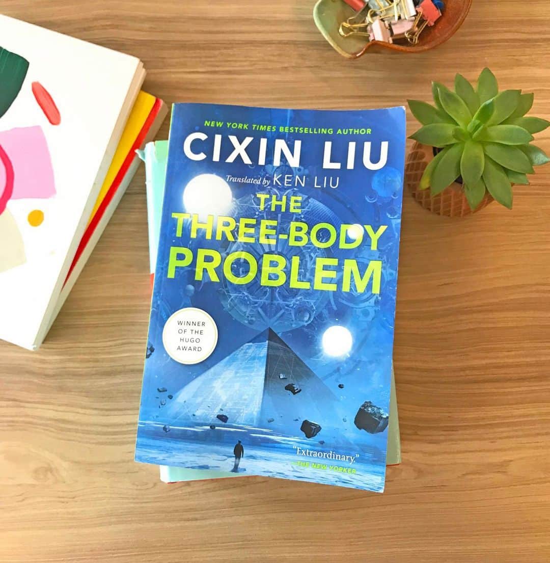 The New Yorkerさんのインスタグラム写真 - (The New YorkerInstagram)「Liu Cixin started out as a computer engineer in the hydropower industry. Now he is China’s leading sci-fi writer, whose award-winning work is inspired by recent technological advances and cyber espionage. Tap the link in our bio to read more. #bookstagram」6月19日 0時57分 - newyorkermag