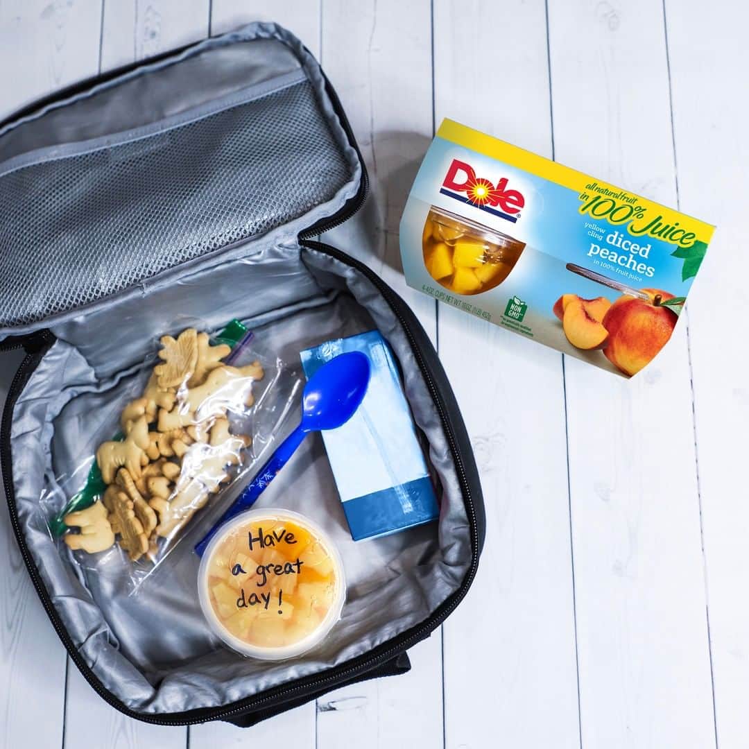 Dole Packaged Foods（ドール）のインスタグラム：「BRB, adding a nomable kid-approved #FruitBowls snack and an extra dose of handwritten love to this year’s #InternationalPicnicDay list ✔️」