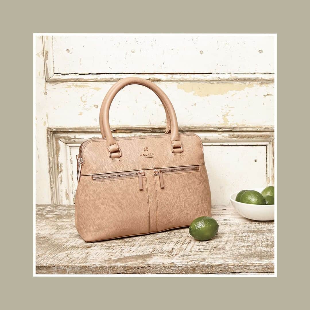 モダルーのインスタグラム：「This dusky rose hue perfectly complements any Summer accessory collection. Get the classic Pippa silhouette for £56 instead of £220 #ModaluMoments #PippaCollection #LeatherHandbags」