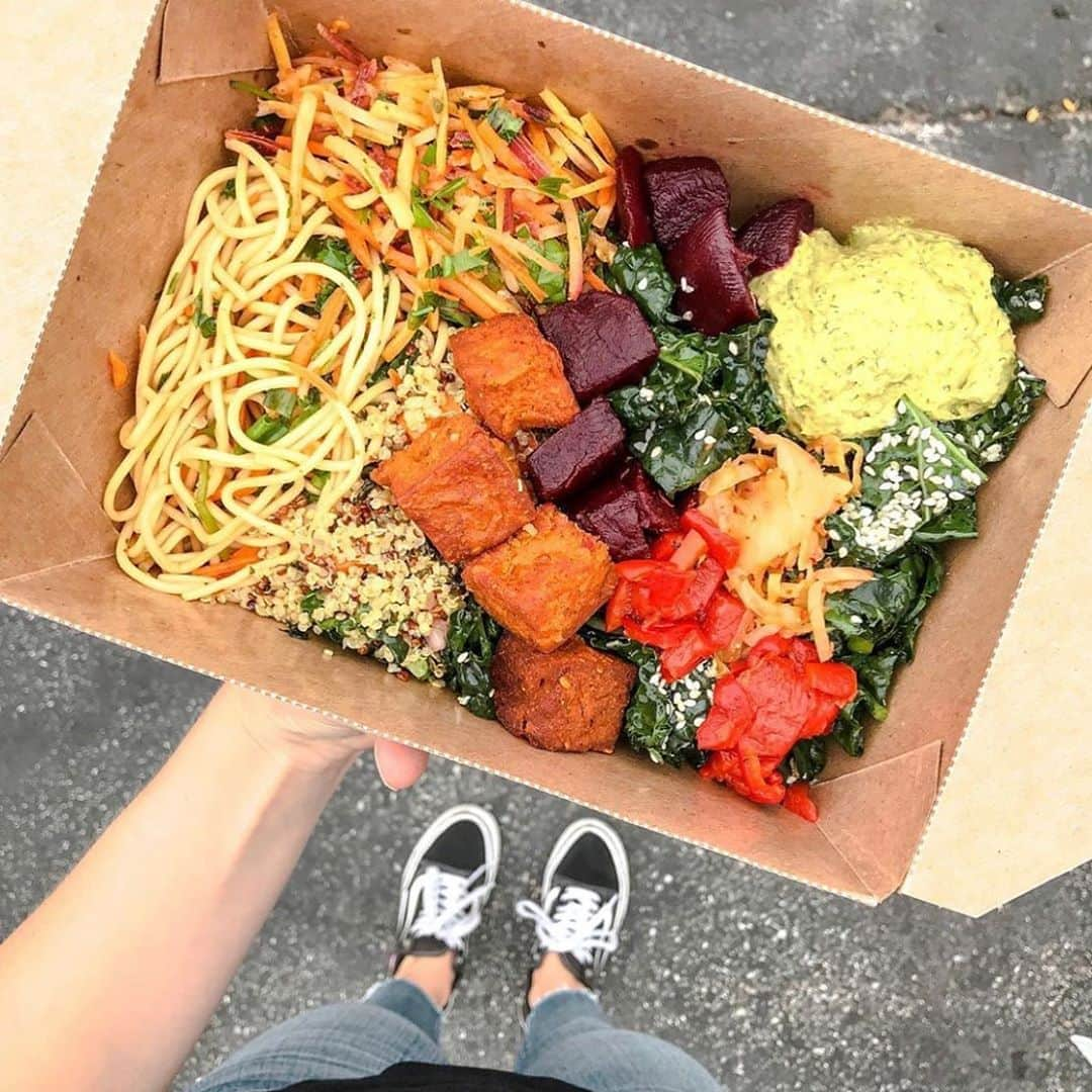 Whole Foods Marketさんのインスタグラム写真 - (Whole Foods MarketInstagram)「Sooooo is it time for lunch yet? 📷:@thetoastedpinenut」6月19日 1時12分 - wholefoods