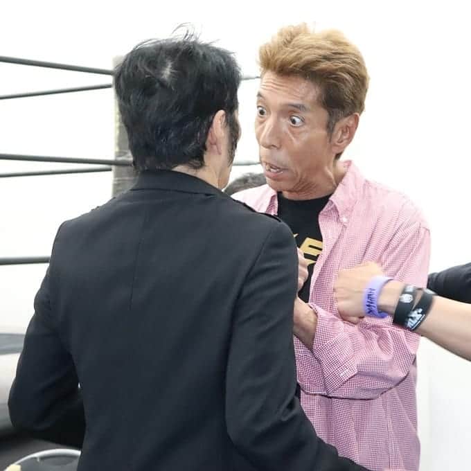松野行秀さんのインスタグラム写真 - (松野行秀Instagram)「ＤＤＴ定例会見。振り付け仮面(ラッキィ池田氏)と令和初のコラコラ問答勃発！」6月19日 1時13分 - g.matsuno