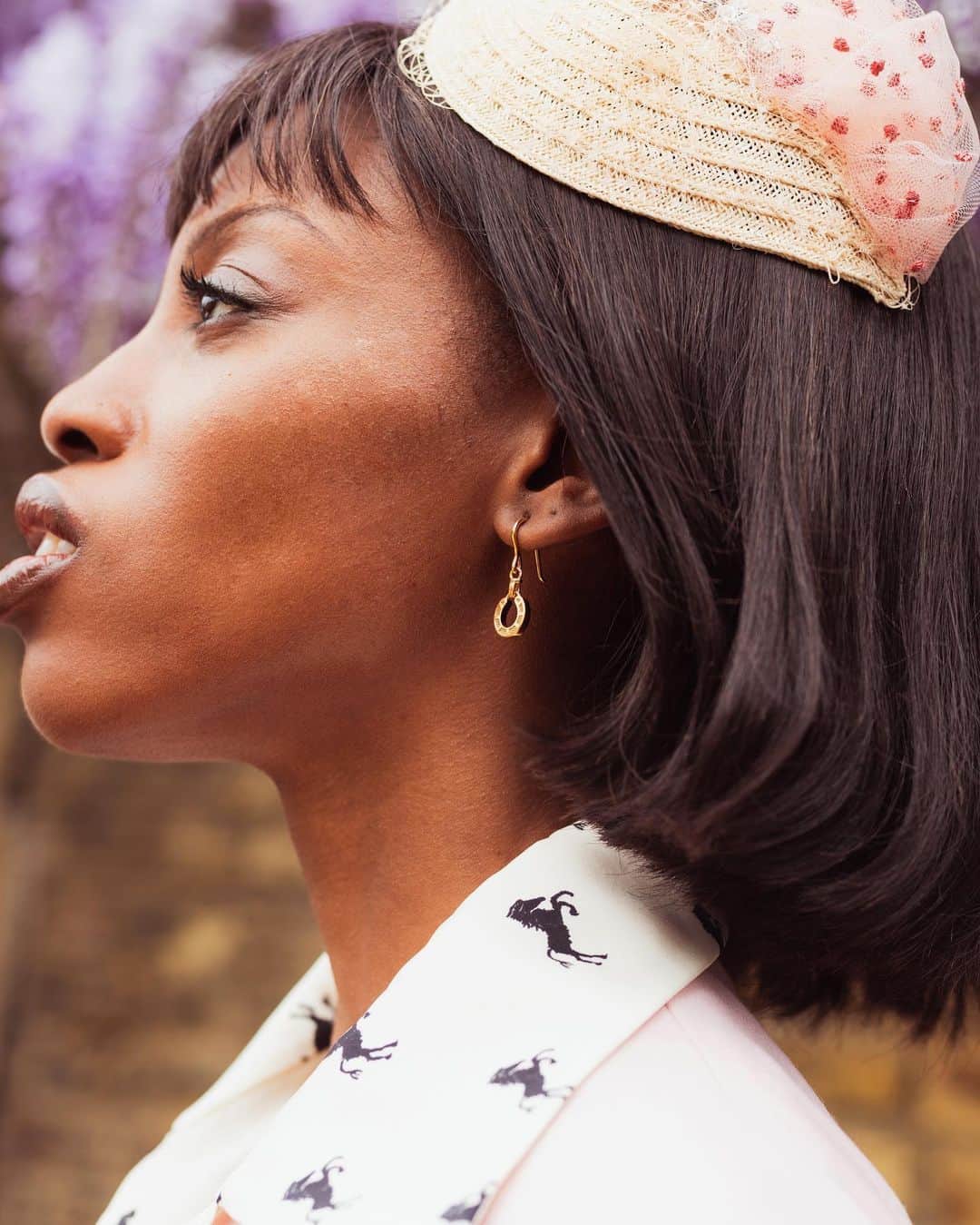のインスタグラム：「Play it cool at Ascot 2019 in a pink suit and our new Ascot horseshoe drop earrings | ⠀⠀⠀⠀⠀⠀ ⠀⠀⠀⠀⠀⠀ ⠀⠀⠀⠀⠀⠀ ⠀⠀⠀⠀⠀⠀ ⠀⠀⠀⠀⠀⠀ Statement pieces that are guaranteed good luck on the big day. Available in rose gold vermeil, yellow gold vermeil and sterling silver.  #AscotxLinks」