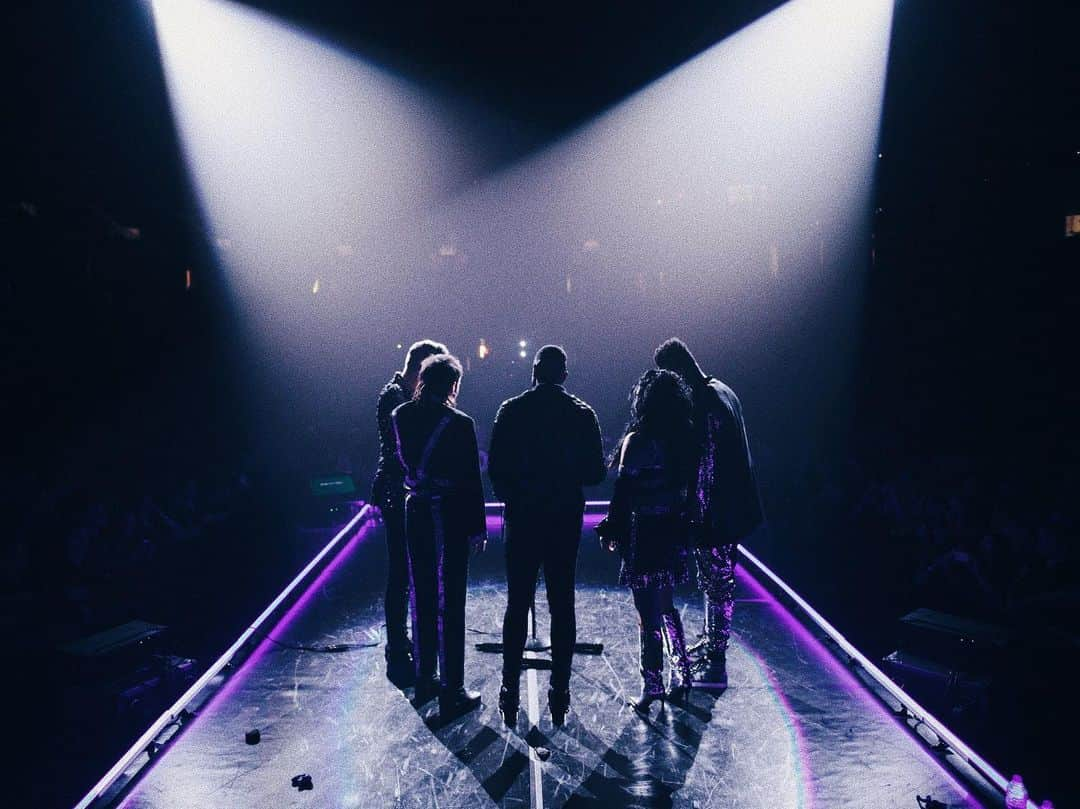 ペンタトニックスさんのインスタグラム写真 - (ペンタトニックスInstagram)「Who's ready to purchase their tickets for our shows in Mexico and Brazil!?! They go on sale starting TOMORROW! Get all the details at http://ptxofficial.com/tour. #PTXTheWorldTour」6月19日 1時22分 - ptxofficial