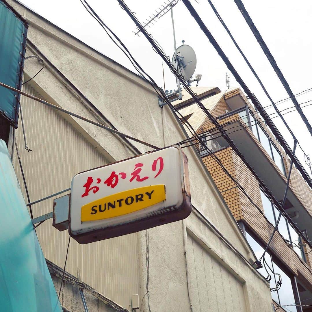 岡田育さんのインスタグラム写真 - (岡田育Instagram)「The bar named #おかえり (Okaeri) which means “Welcome home”. Revisiting Yotsuya, the town I used to live. . . #ここから東京 #四谷荒木町 #arakicho #yotsuya #tokyo #streetphotographyjapan #ただいま」6月19日 1時22分 - okadaic