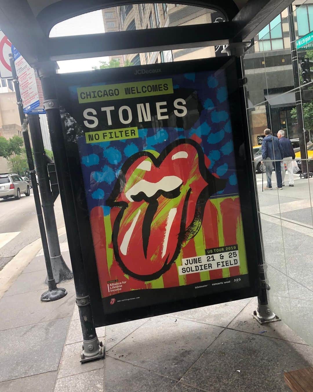 ロン・ウッドさんのインスタグラム写真 - (ロン・ウッドInstagram)「Sweet Home Chicago! Can’t wait for the #StonesNoFilter tour to start this Friday in Chicago! Who’s coming to the shows?!」6月19日 1時21分 - ronniewood