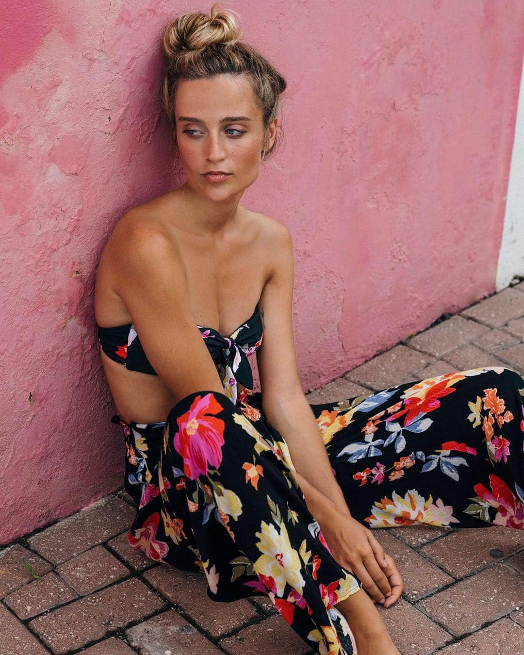 BILLABONG WOMENSさんのインスタグラム写真 - (BILLABONG WOMENSInstagram)「Our new Flower Power Collection is giving us all the (bright) summer feels. 🌸🌼🌺 Shop now link in bio」6月19日 1時24分 - billabongwomens