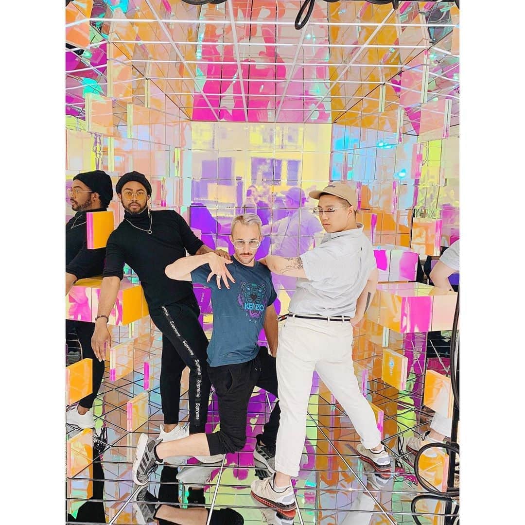 Codyのインスタグラム：「Goodbye Great Britain! We’ve had a jolly good time haven’t we? Been quite a bit of fun it’n it? We had a few cheeky lil moments eh?  We came, we saw, we ate, we came again....😏 But honestly it was great to see @mr_mcguirk! We missed her!」