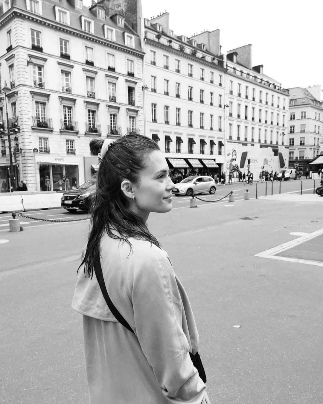 トーレイ・デヴィートのインスタグラム：「❤️ #paris」