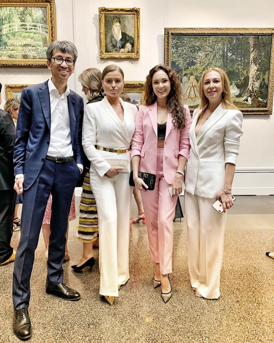 アイーダ・ガリフッリーナさんのインスタグラム写真 - (アイーダ・ガリフッリーナInstagram)「Thank you @louisvuitton and Bernard Arnault for this wonderful dinner ❤ and for the chance to view the private collection of Shchukin and LV Foundation which includes works by Monet, Matisse, and other great artists. ——————————————————————Спасибо Louis Vuitton Foundation за приглашение посетить эту великолепную выставку в Музее им. Пушкина, в котором представлена частная коллекция Щукина и коллекция LV Foundation! И за ужин с президентом LV Бернаром Арно, в кругу ярких и талантливых представителей мира моды, кино и конечно же, классической музыки ❤️! @louisvuitton #щукин #БиографияКоллекции @cartier」6月19日 1時49分 - aidagarifullina