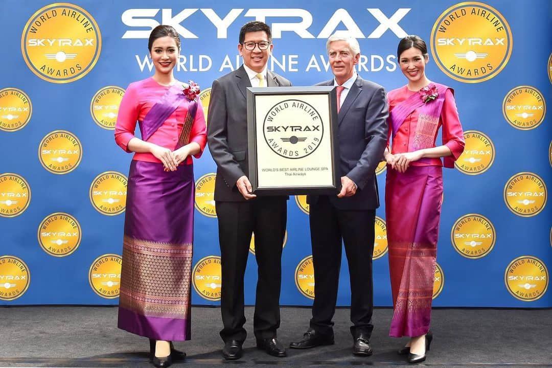 タイ航空さんのインスタグラム写真 - (タイ航空Instagram)「Today we have truly good news to share with our dear passengers. THAI recently received 2 Skytrax 2019 World Airline Awards for the World’s Best Airline Lounge Spa and the Best Airline Staff in Asia. Moreover, we are also ranked among this year's Top 10 Airlines. For us, these achievements are not just benchmarks of success; they are also the culmination of our determination and dedication to keep improving our overall products and services, so that your beautiful smile never go away when flying THAI. . For us, it is all of you, with your unfaltering trust and support, who are the true receivers of Skytrax 2019 World Airline Awards, and you have million thanks from our hearts, forever and always. . #ThaiAirways #Skytrax #Skytrax2019」6月19日 1時55分 - thaiairways