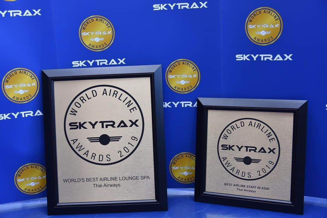 タイ航空さんのインスタグラム写真 - (タイ航空Instagram)「Today we have truly good news to share with our dear passengers. THAI recently received 2 Skytrax 2019 World Airline Awards for the World’s Best Airline Lounge Spa and the Best Airline Staff in Asia. Moreover, we are also ranked among this year's Top 10 Airlines. For us, these achievements are not just benchmarks of success; they are also the culmination of our determination and dedication to keep improving our overall products and services, so that your beautiful smile never go away when flying THAI. . For us, it is all of you, with your unfaltering trust and support, who are the true receivers of Skytrax 2019 World Airline Awards, and you have million thanks from our hearts, forever and always. . #ThaiAirways #Skytrax #Skytrax2019」6月19日 1時55分 - thaiairways