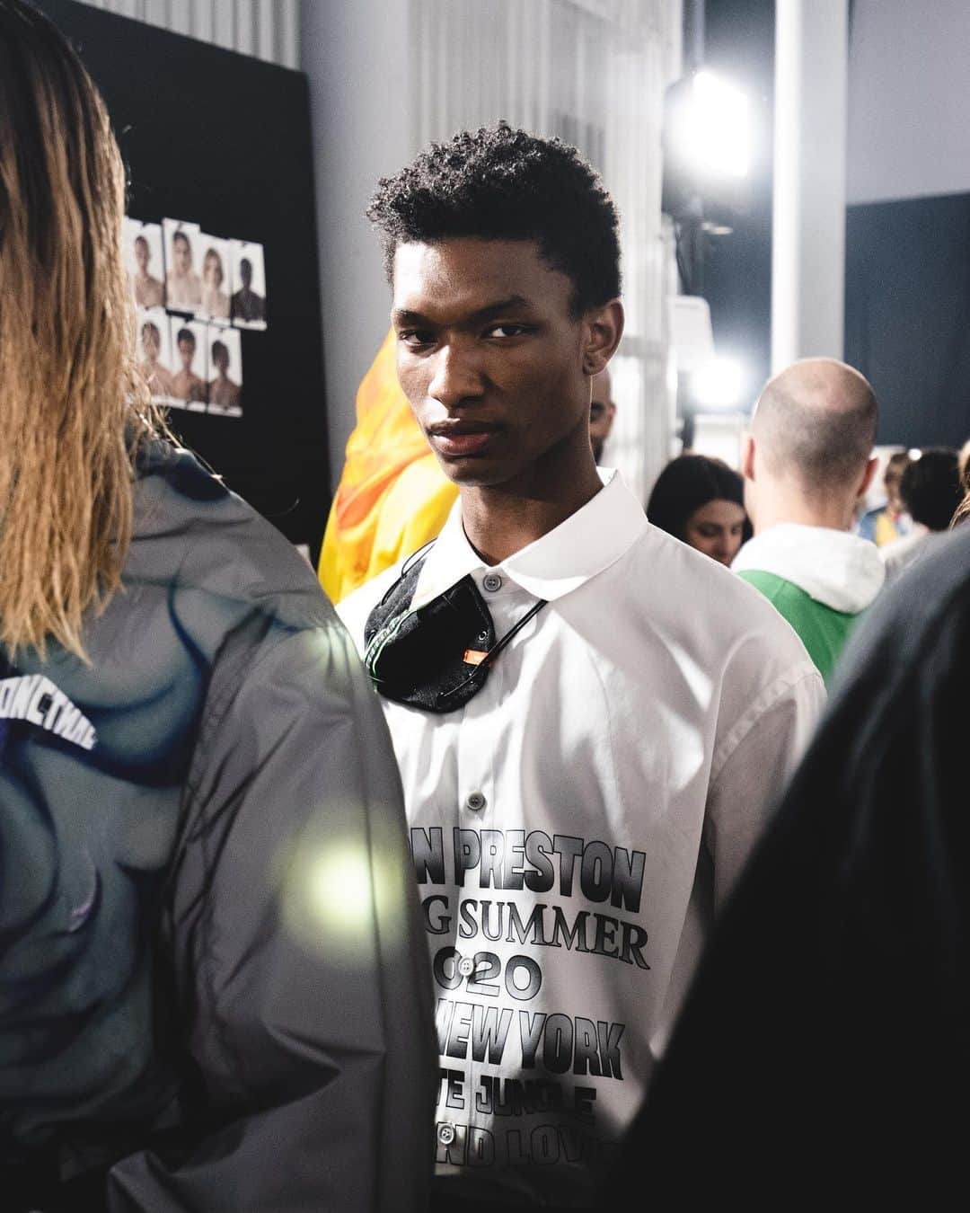 HYPEBEASTさんのインスタグラム写真 - (HYPEBEASTInstagram)「@hypebeaststyle: Head to our bio link for an exclusive backstage look at @heronpreston's #SS20 runway show at #ParisFashionWeek. The collection showcased a mix of workwear-inspired tailoring and casual graphic-heavy pieces, featuring collaborations with @nike, @levis, @samimiro, @goretexstudio and painter Robert Nava.  Photo: Pa Mullier/@hypebeastfr」6月19日 1時59分 - hypebeast
